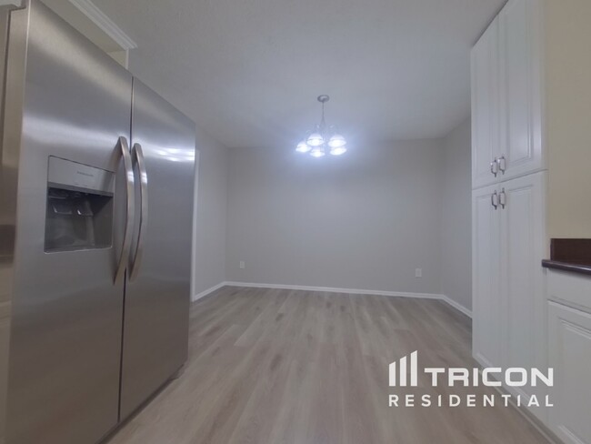 Building Photo - 2811 Quinbery Dr