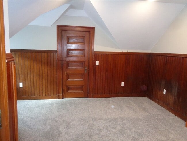 Building Photo - 22 W Third Street #203 Street Unit