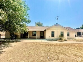 Building Photo - 4209 W Belmont Ave