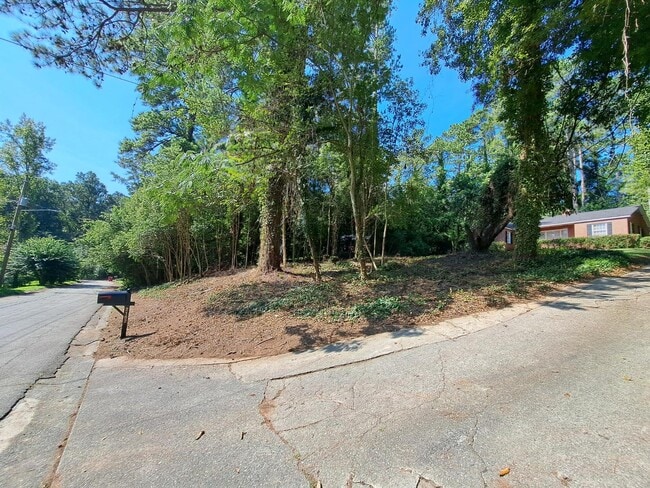 Building Photo - 2162 General Winship Dr