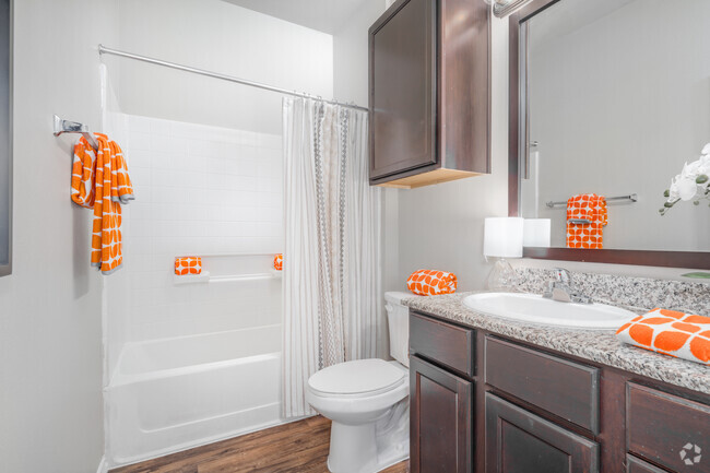 1BR, 1BA _ 634SF - Bathroom - Arroyo Seco Villas