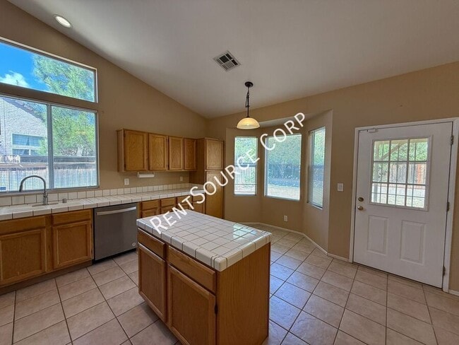 Foto del edificio - 38758 Almador Ct