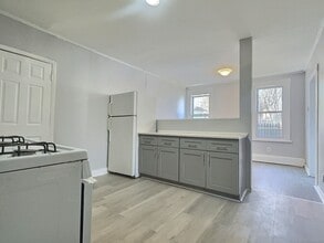 Building Photo - 256 Lexington Ave