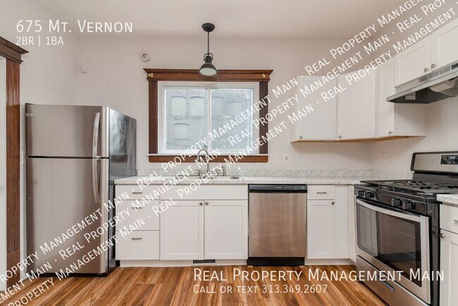 Building Photo - Second Floor 2 Bed 1 Bath
