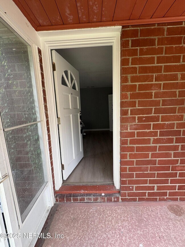 Foto del edificio - 3150 Belden Cir