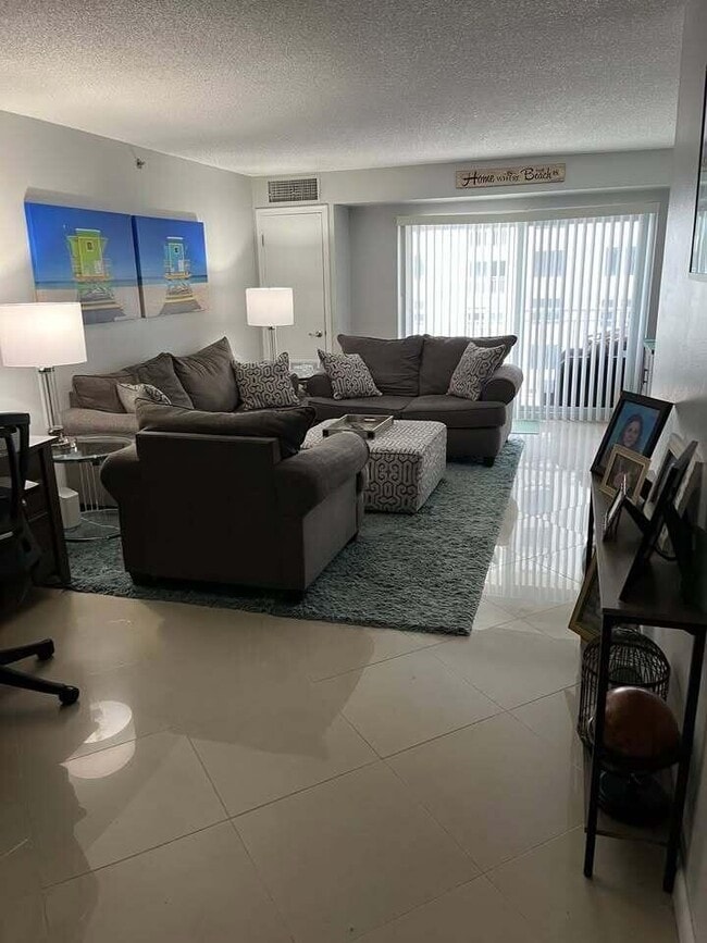 Building Photo - 3215 S Ocean Blvd