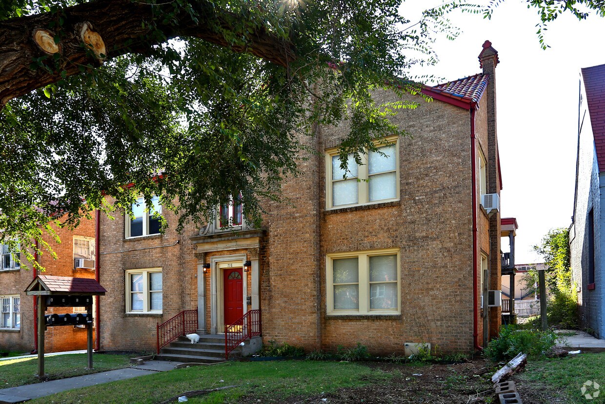 Primary Photo - 714-718 NW 30th St