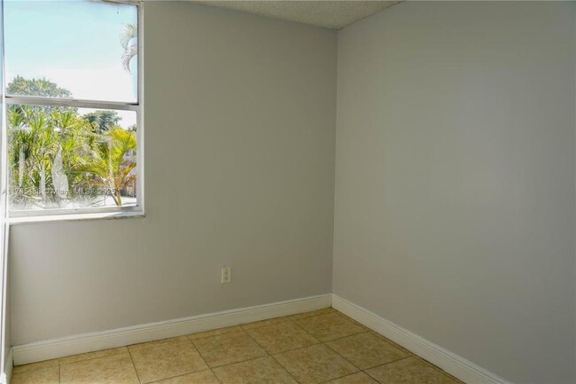 Foto del edificio - 3 bedroom in North Miami FL 33161