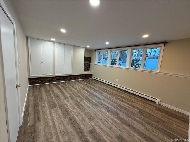 Foto del edificio - 125 Longdale Rd