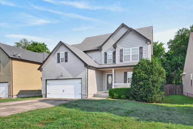 Building Photo - 566 Falkland Cir