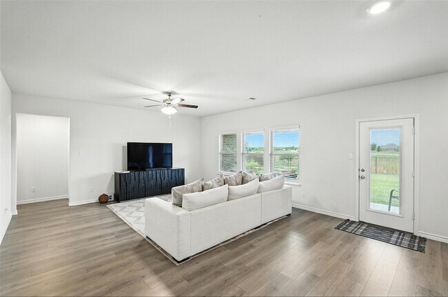 Foto del edificio - 135 Exploration Wy