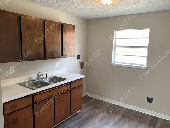Foto del edificio - 706 24th Ave W