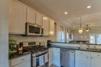 Foto del edificio - 3213 Addison Ln