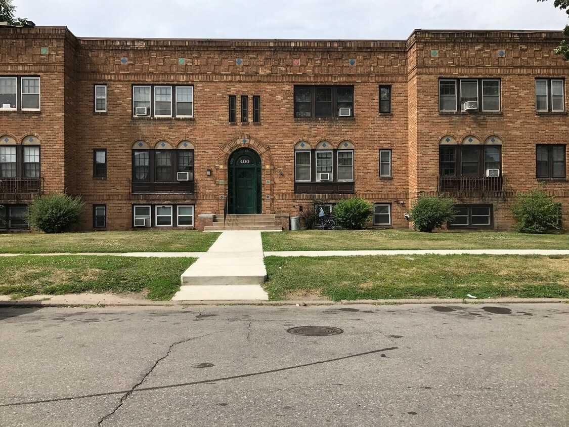 Primary Photo - 400 N 2nd Ave E