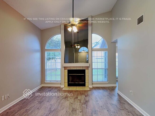Foto del edificio - 10592 Satinwood Cir