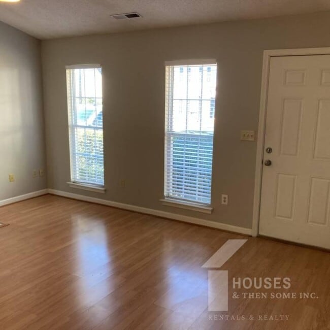 Foto del edificio - 5 Sandy Point Ct