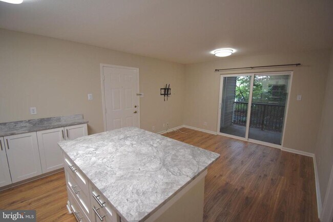 Building Photo - 3305 Wyndham Cir