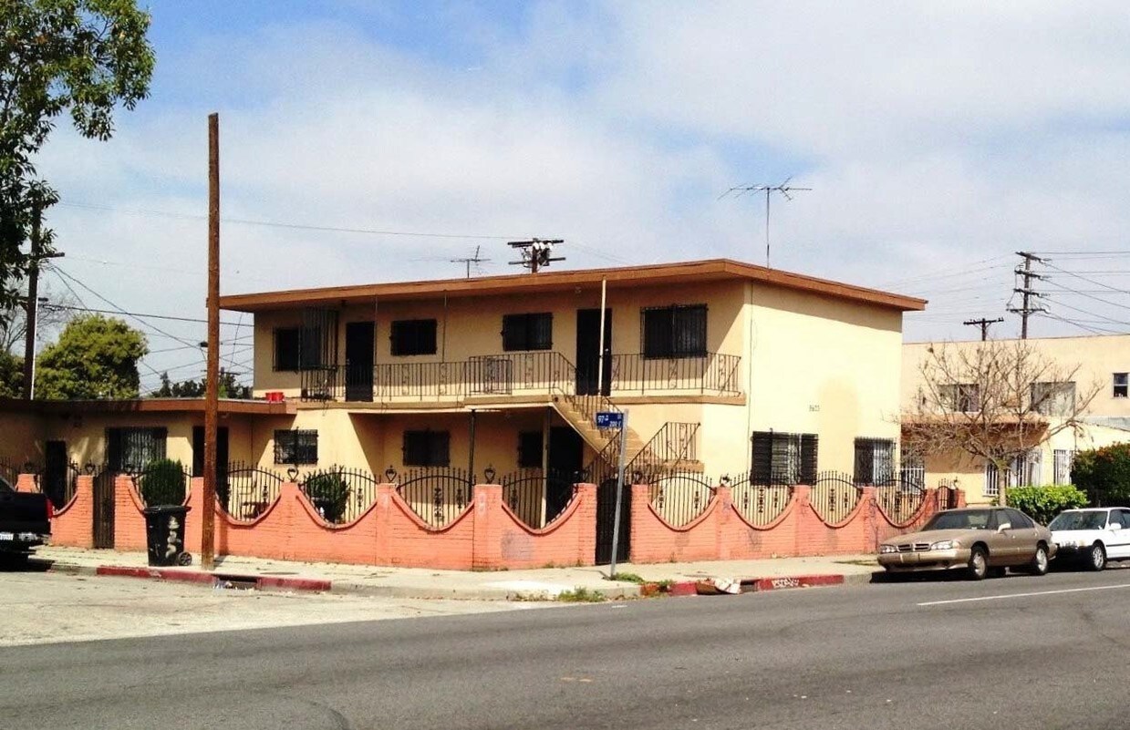Primary Photo - 9617-9623 S San Pedro St