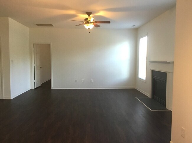 Foto del edificio - 4544 Fairport Ct