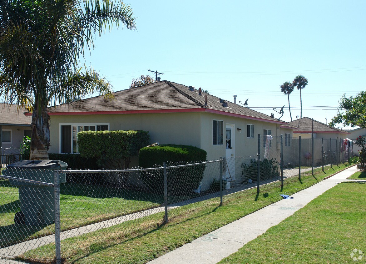 Primary Photo - 353 N G St
