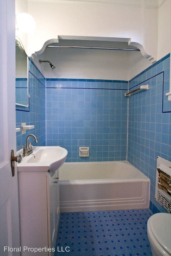 Primary Photo - 701 E 41st St