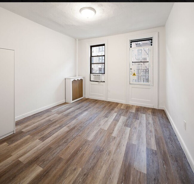 Foto del edificio - 715 W 180th St