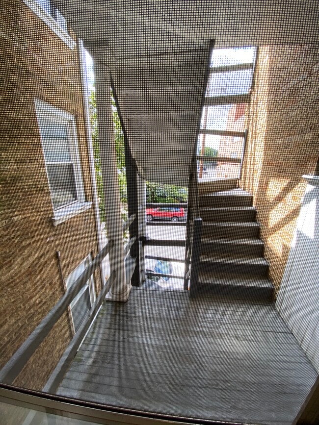 Building Photo - 3426 W Grace St