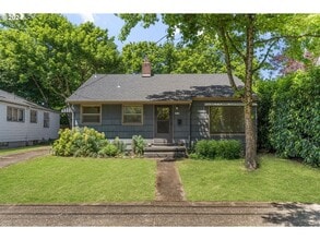Building Photo - 5715 SE Rhone St