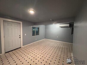 Building Photo - 734 W Main St