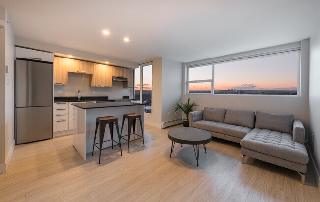 Photo du bâtiment - 5633-5633 Fenwick St