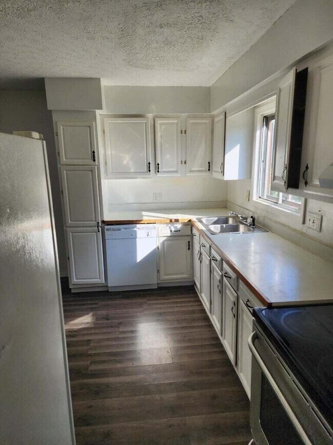 Foto del edificio - 7362 Sabre Ave