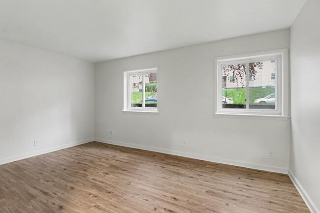 Building Photo - 518 St Marys Dr