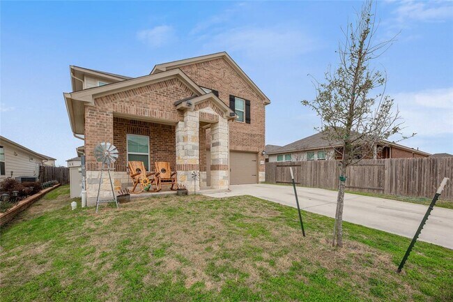 Building Photo - 425 Autumn Leaf Rd