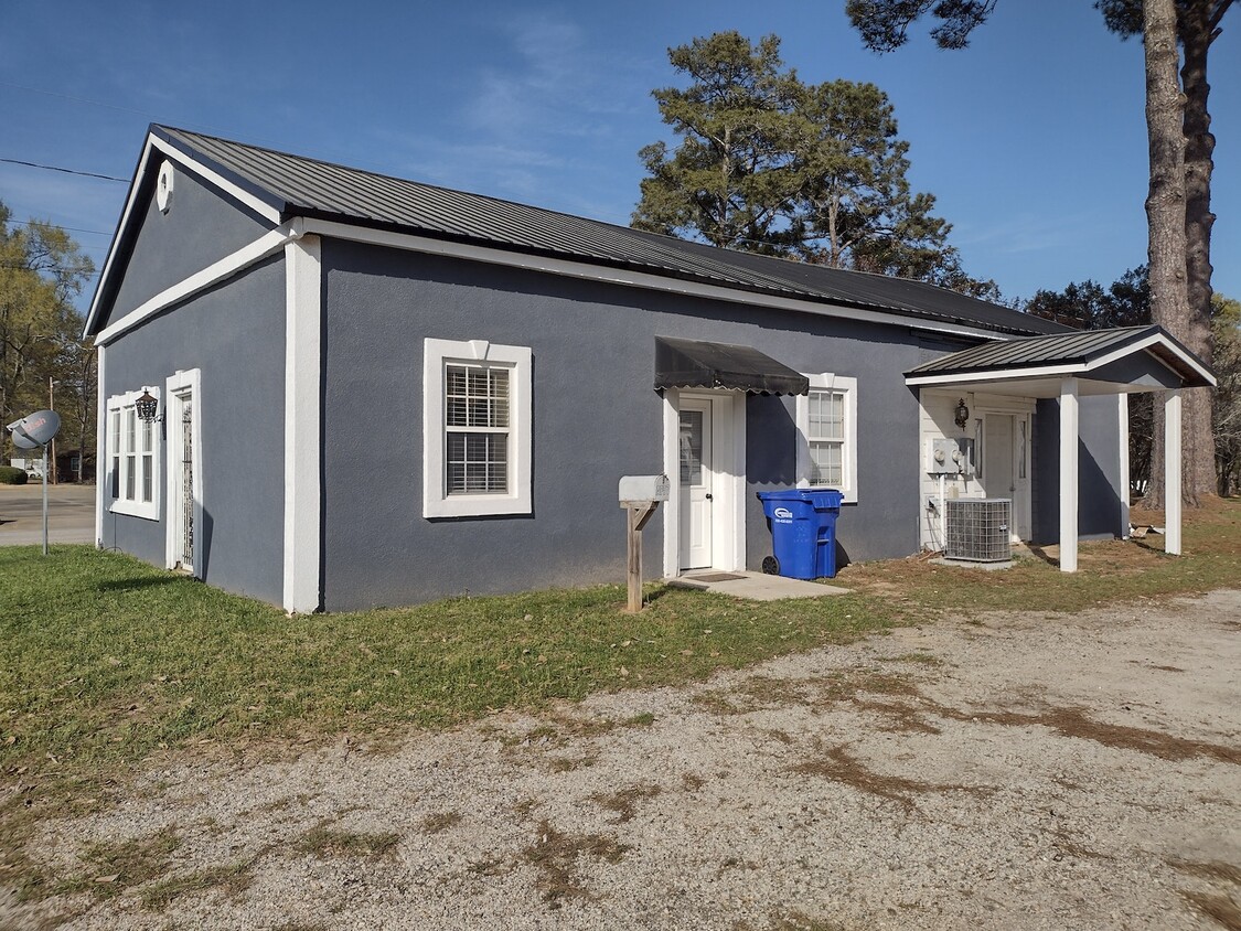 Primary Photo - 1166 Peachtree Street, Unit 7
