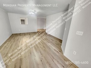 Building Photo - 505 N Brentwood Ave