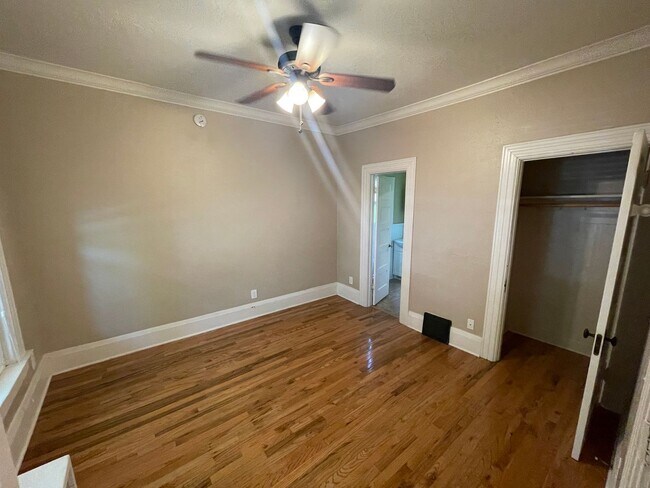 Foto del edificio - 1318 Salem St