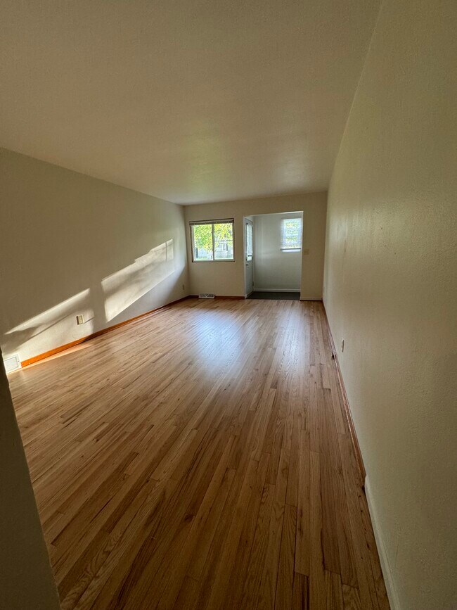 Foto del edificio - 3013 Blakeley Ave