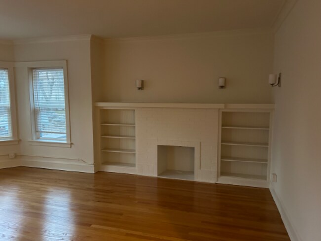 Foto del edificio - 6321 N Hermitage Ave