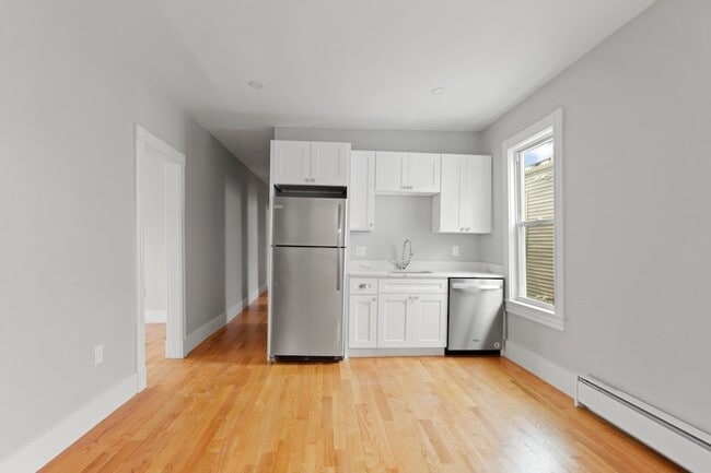 Building Photo - 426 Bowdoin St