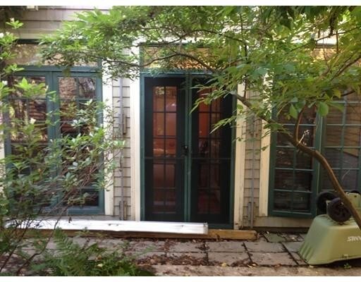 Primary Photo - 136 Appleton St