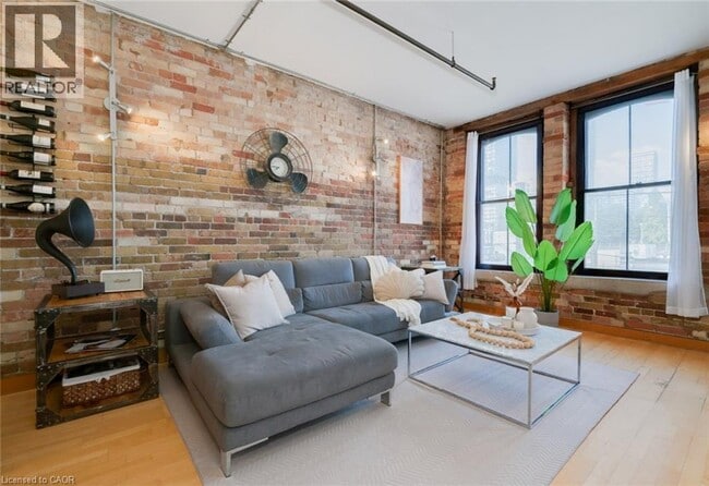 Photo du bâtiment - 189 Queen St E