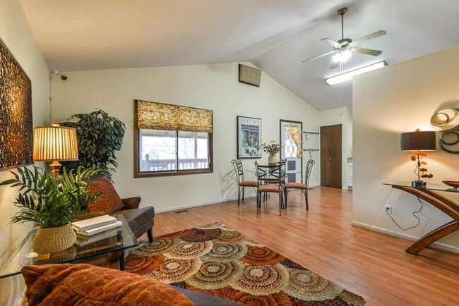 Building Photo - Beautiful 4 Bed, 2 Bath House in SW Fort C...