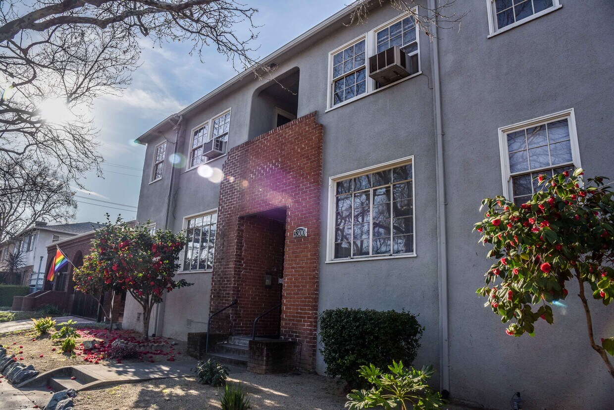 Primary Photo - 3300 J St