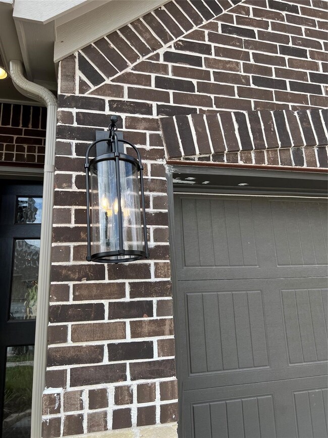 Building Photo - 15830 Bird of Paradise Dr