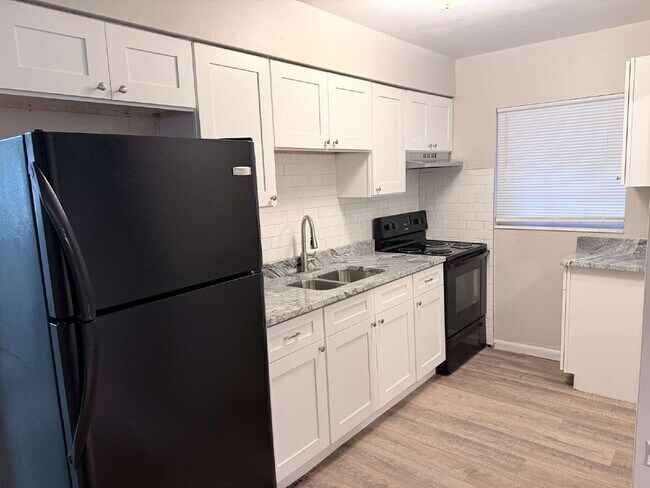 Foto del edificio - 3014 Reiter Dr