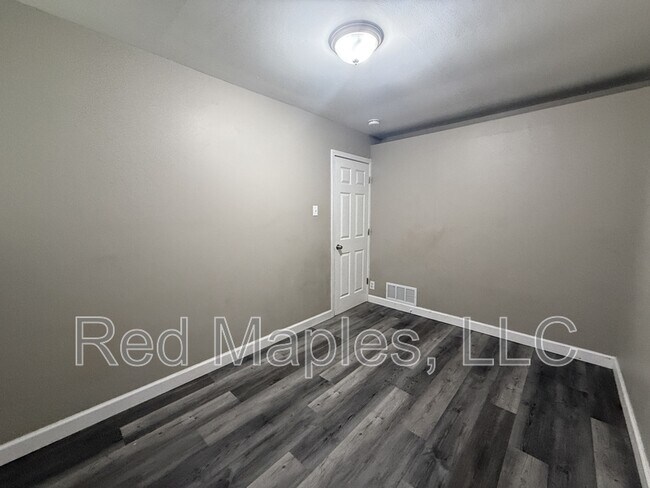 Foto del edificio - 10877 Spring Garden Dr