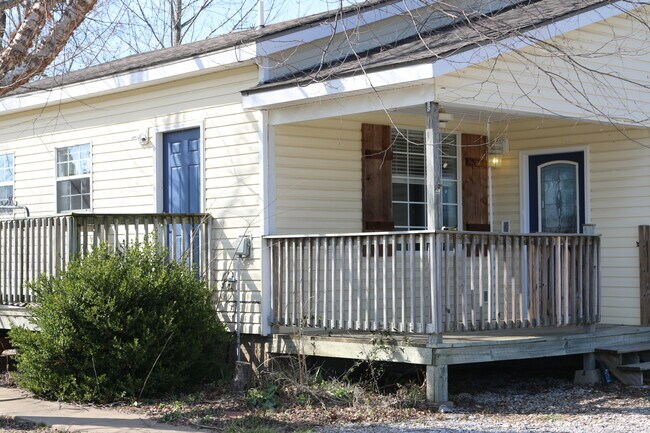 Building Photo - 3720 N Rainbow Farm Rd