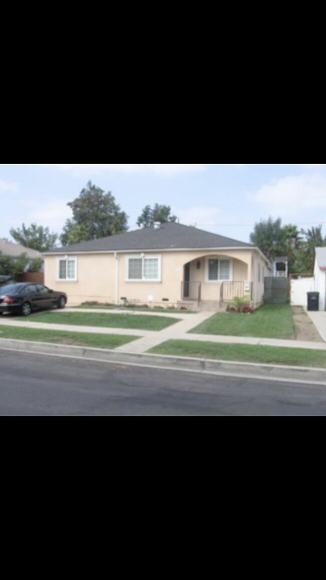 Avenida Balcom 5927 - 5927 Balcom Ave