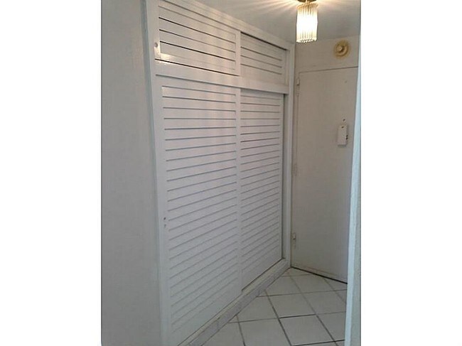 Building Photo - 1408 Brickell Bay Dr