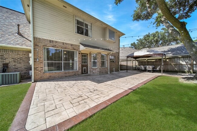 Building Photo - 23111 Red River Dr